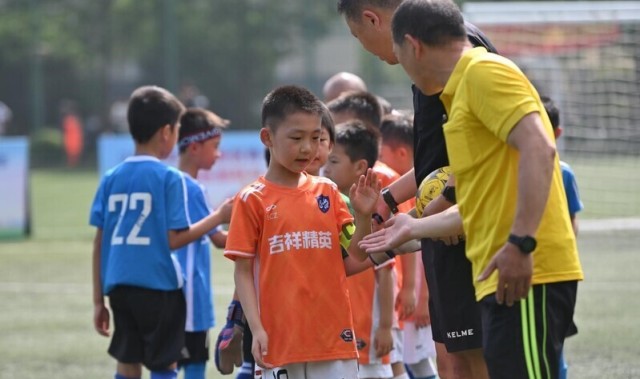  拜仁青训小将首次首发便贡献两助攻  