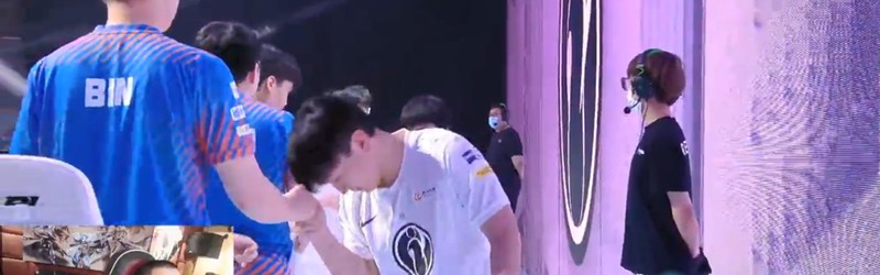  佛罗伦萨主场灯光故障，比赛中断半小时  